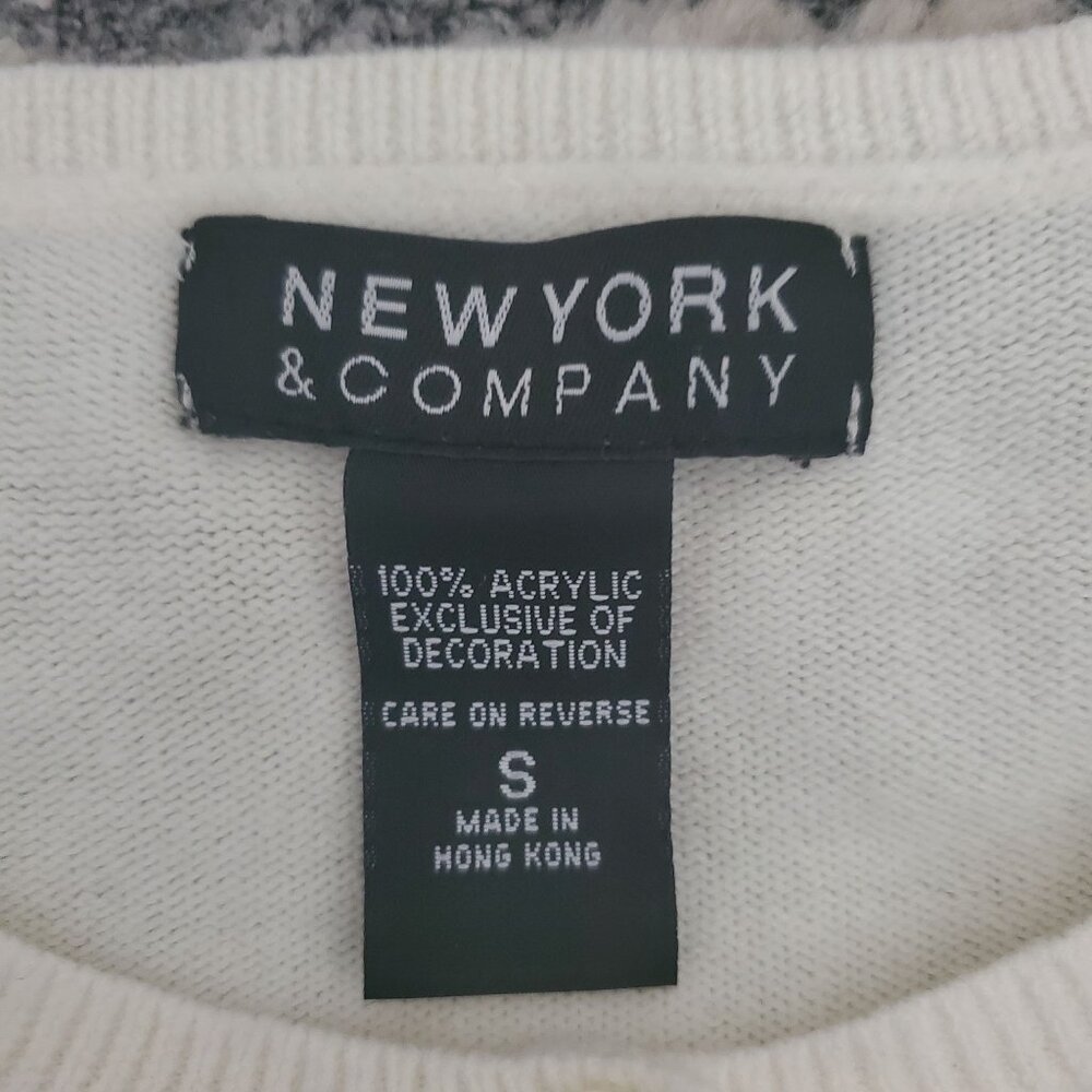 New York & Company Button-Front Flower Applique Cardigan Sweater White Small - Picture 5 of 11